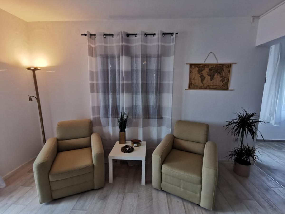 Apartments Lucia Паг Экстерьер фото