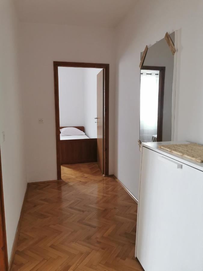 Apartments Lucia Паг Экстерьер фото