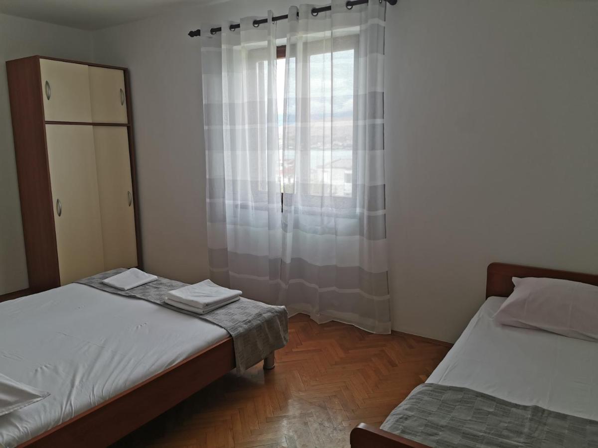 Apartments Lucia Паг Экстерьер фото