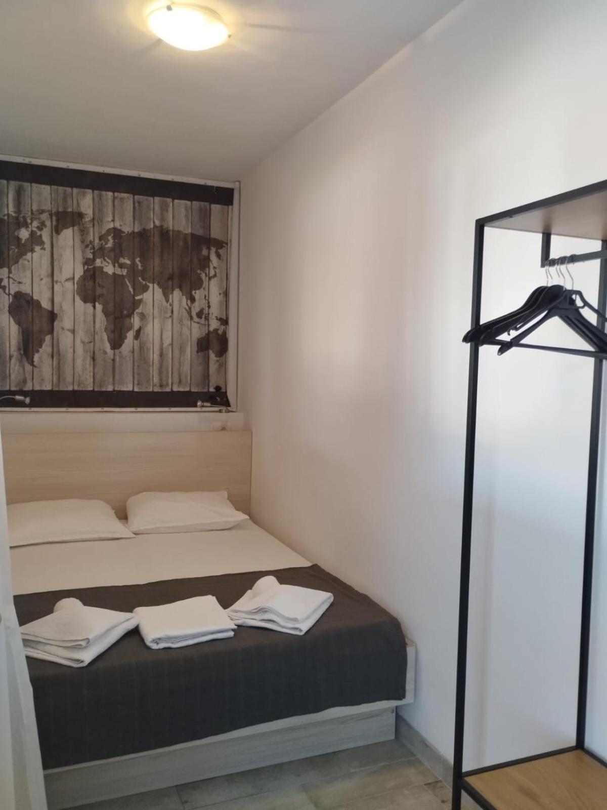 Apartments Lucia Паг Экстерьер фото