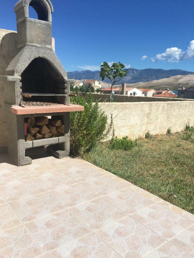 Apartments Lucia Паг Экстерьер фото